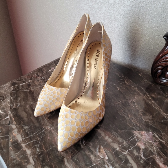 Womens Heels - Picture 2 of 5